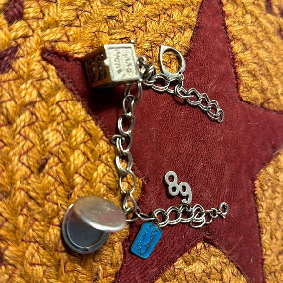 Vintage sterling silver charm bracelet/charms - Picture 2 of 3